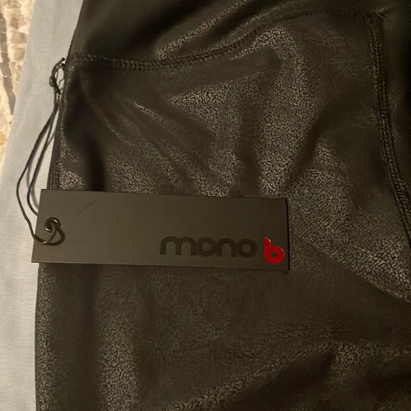 Mono B leggings